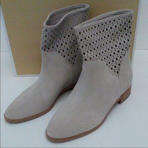 BRANDNEW Michael Kors boots   Discounted 💕💕💕💕